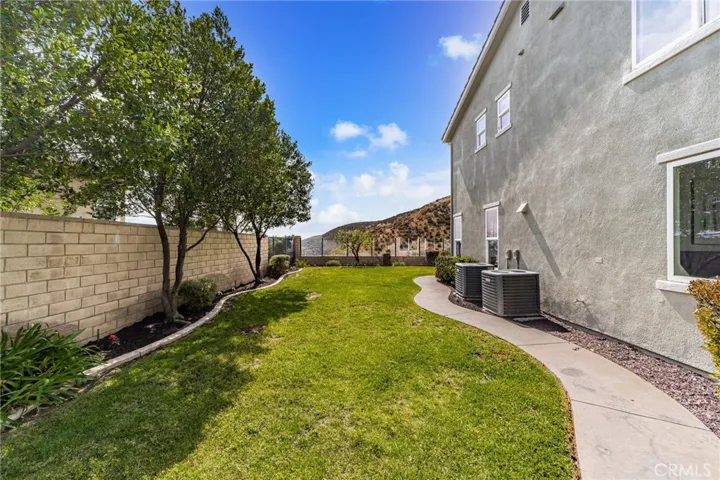 4568 Creekside, Fontana, California 92336
