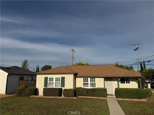 7002 Aura, Reseda, California 91335