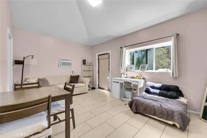 1505 Gratton Street, Riverside, California 92504
