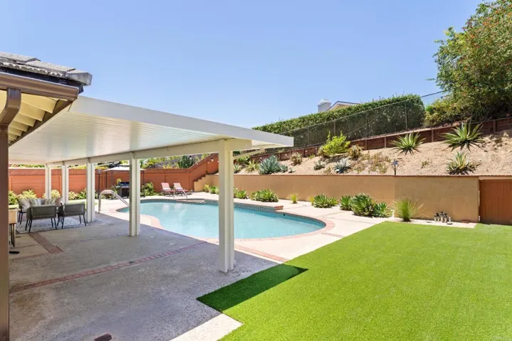 5736 Soledad Mountain Road, La Jolla, California 92037