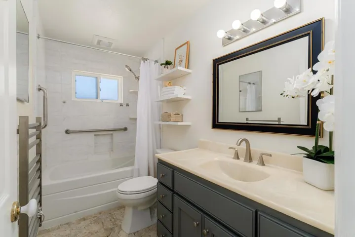 5736 Soledad Mountain Road, La Jolla, California 92037