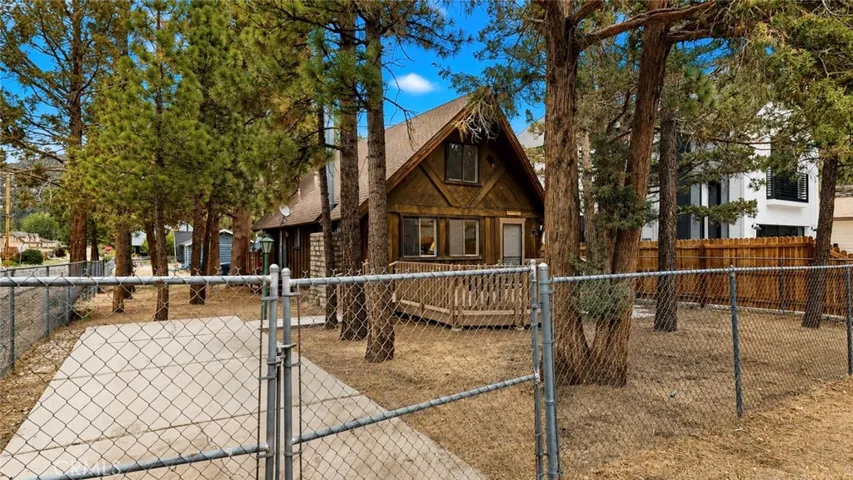 301 E Angeles, Big Bear City, California 92314