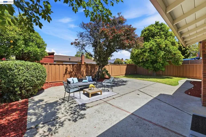 31070 Meadowbrook Ave, Hayward, California 94544-7546