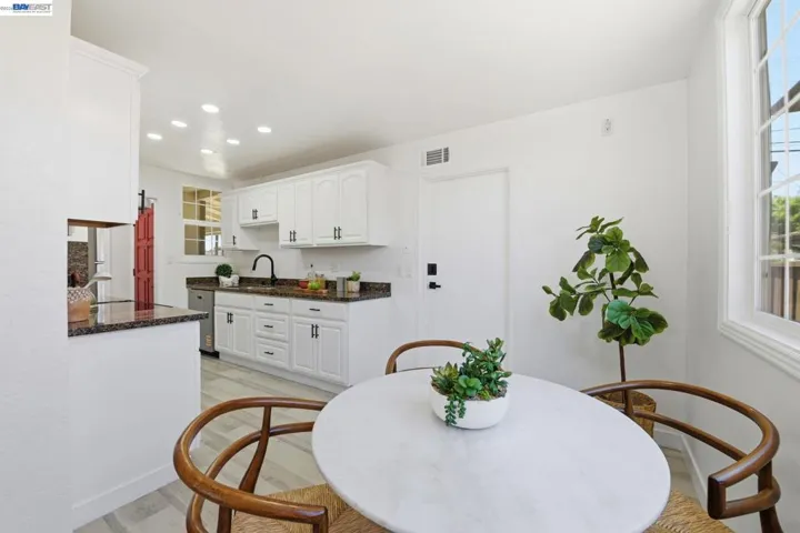 31070 Meadowbrook Ave, Hayward, California 94544-7546