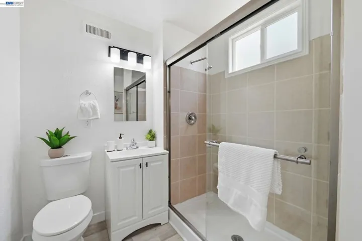 31070 Meadowbrook Ave, Hayward, California 94544-7546