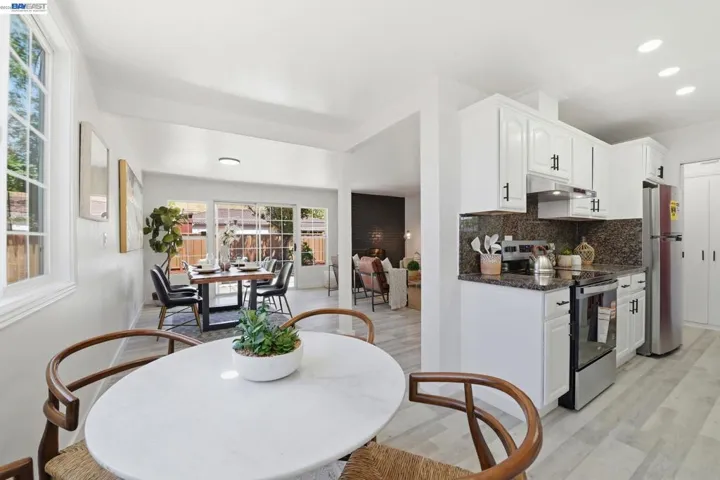 31070 Meadowbrook Ave, Hayward, California 94544-7546