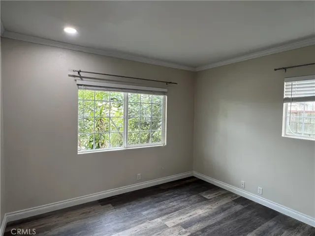 Bright and airy room - Bedroom 2
