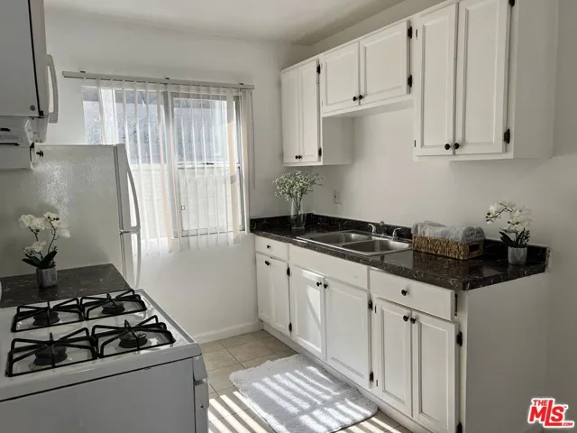 1330 S Wilton Place 9, Los Angeles, California 90019
