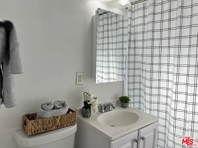 1330 S Wilton Place 9, Los Angeles, California 90019