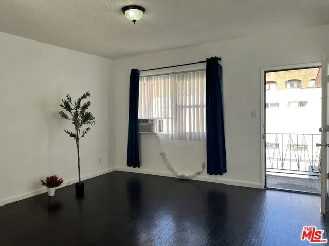 1330 S Wilton Place 9, Los Angeles, California 90019