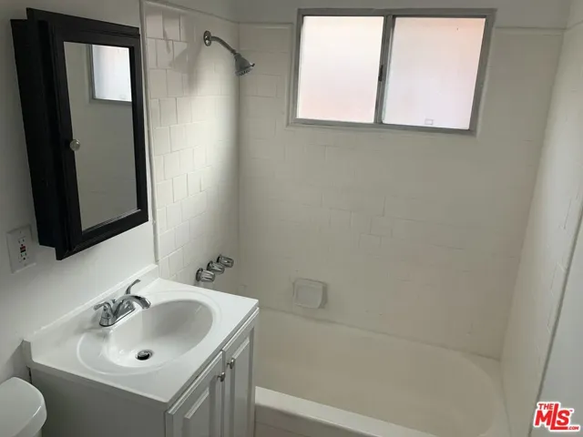 1330 S Wilton Place 9, Los Angeles, California 90019