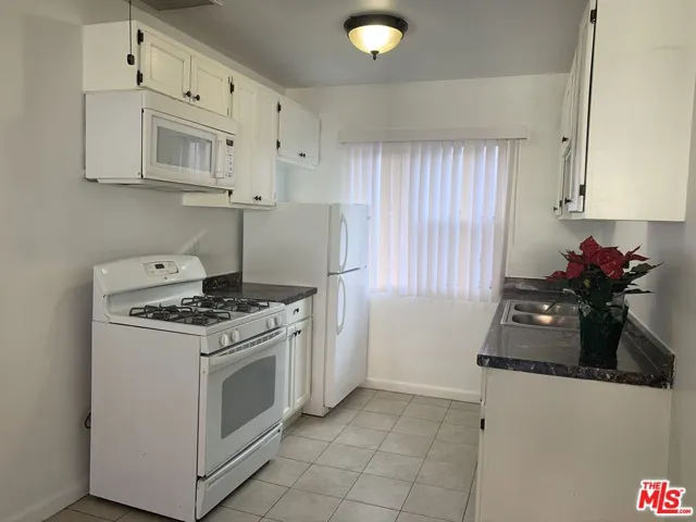 1330 S Wilton Place 9, Los Angeles, California 90019