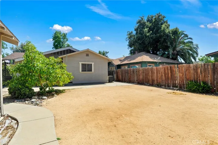 551 E Columbia, Pomona, California 91767