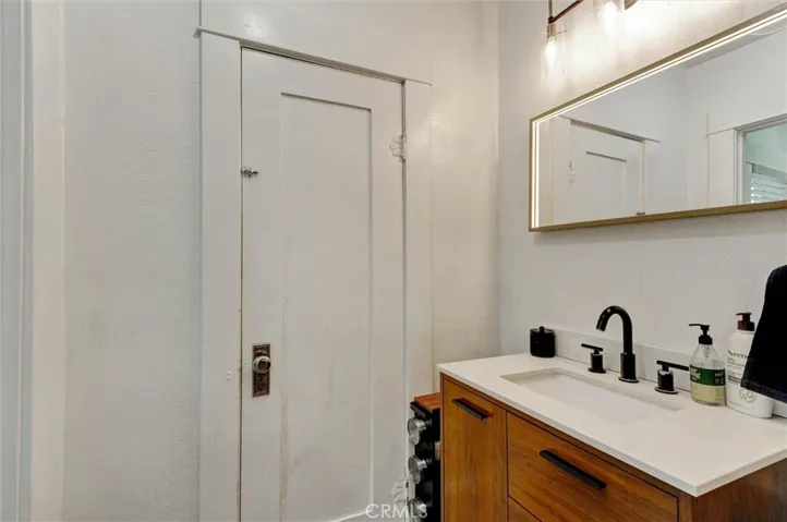 551 E Columbia, Pomona, California 91767