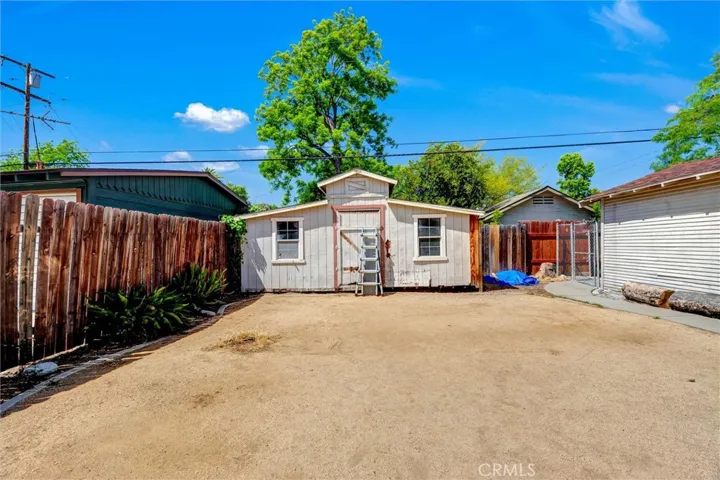 551 E Columbia, Pomona, California 91767