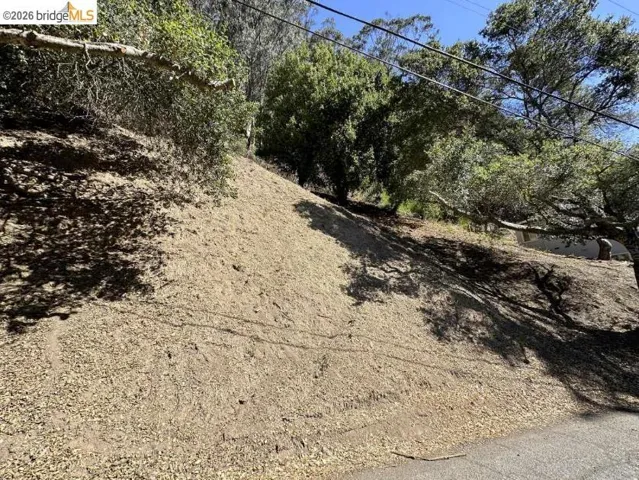 7243 Thorndale Drive, Oakland, California 94611