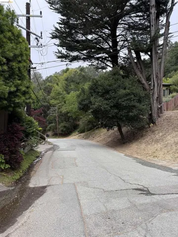 7243 Thorndale Drive, Oakland, California 94611