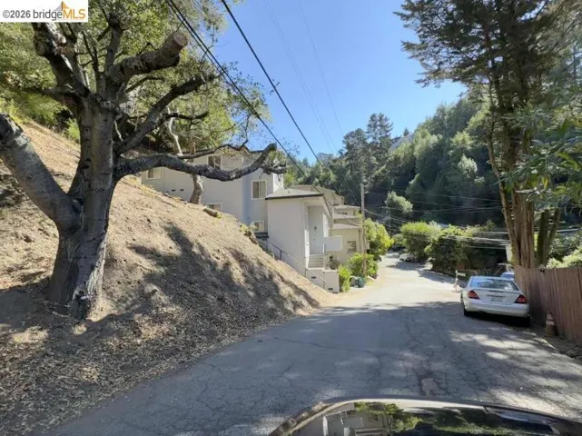 7243 Thorndale Drive, Oakland, California 94611