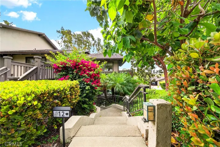 Beautiful private entry down to unit