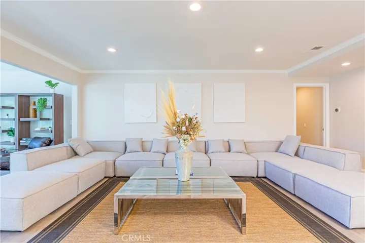 834 Cloverview, Glendora, California 91741