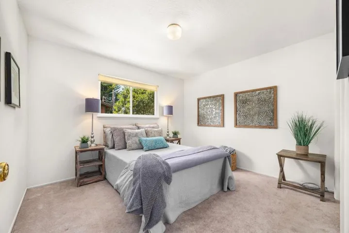 999 Live Oak Avenue, Santa Cruz, California 95062