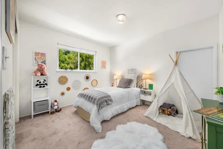 999 Live Oak Avenue, Santa Cruz, California 95062
