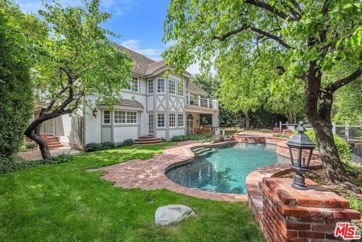 3225 Iredell Lane, Studio City, California 91604