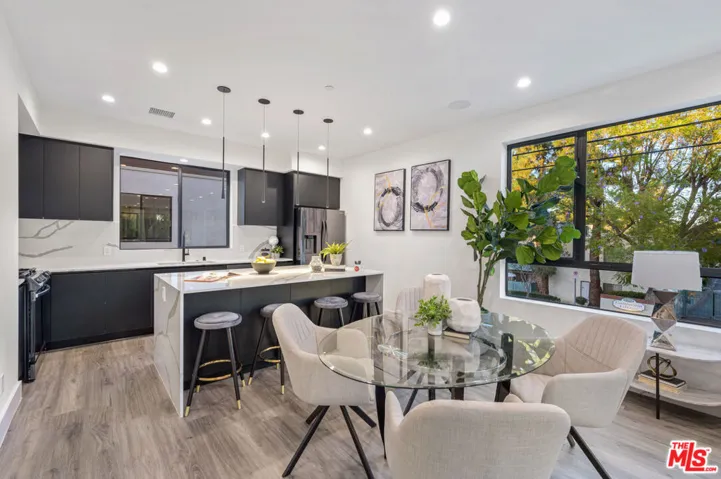 18315 Collins Street, Tarzana, California 91356