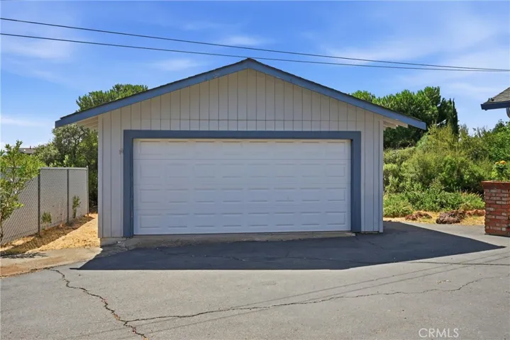 Detached Garage w/ Electric Door Opener