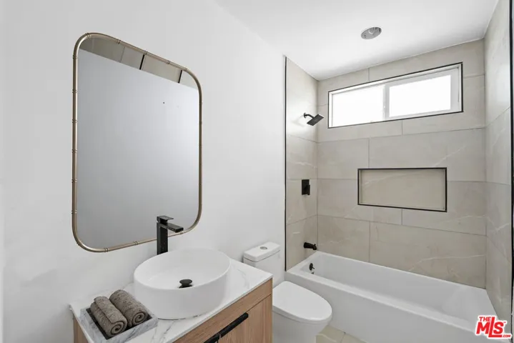 733 N Hayworth Avenue 4, Los Angeles, California 90046