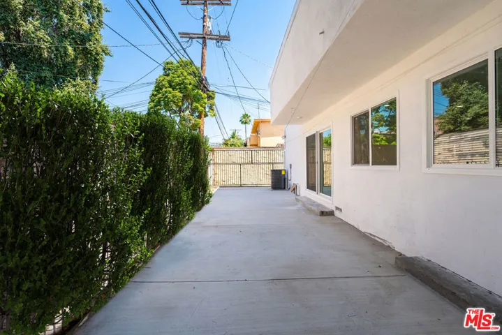 733 N Hayworth Avenue 4, Los Angeles, California 90046
