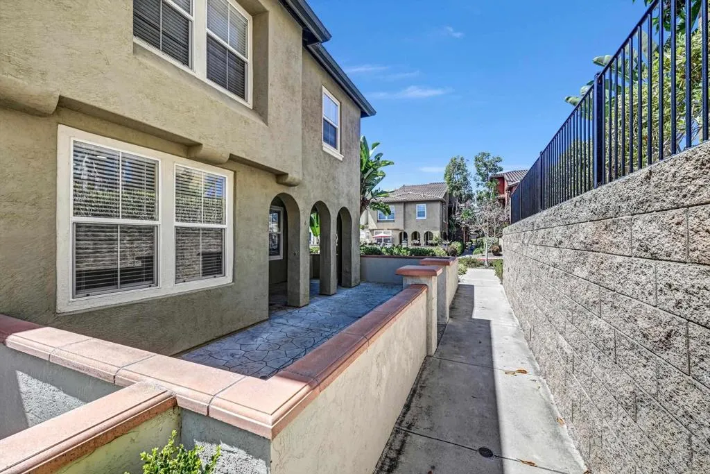 7885 Via Montebello 6, San Diego, California 92129 — photo 4