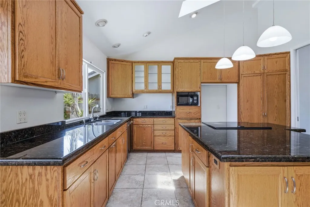 4332 Manchester Ct