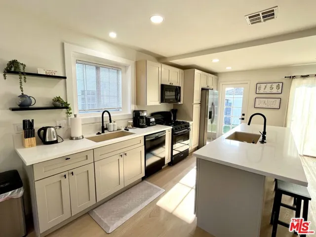 1825 Stearns Drive, Los Angeles, California 90035
