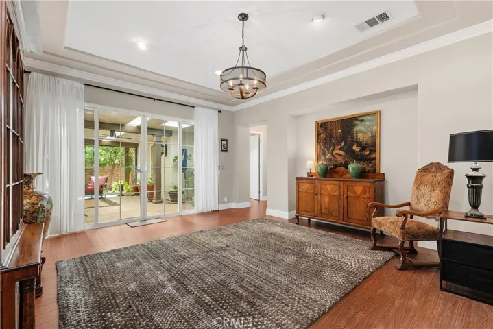 Formal dining or flex space