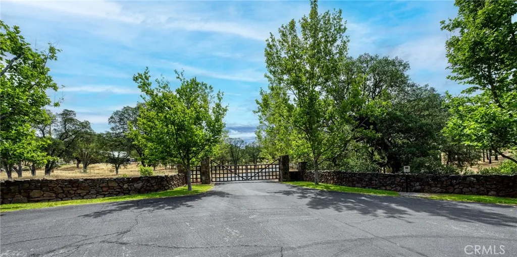 Rim Rock Ranch Estates entrance...