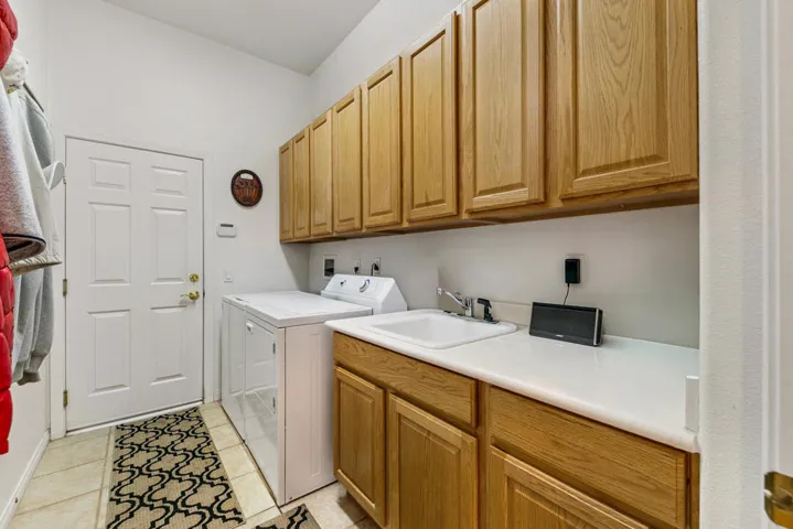 16 LAUNDRY MLS