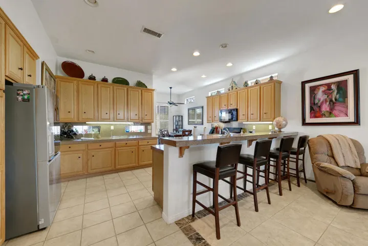 10 KITCHEN MLS