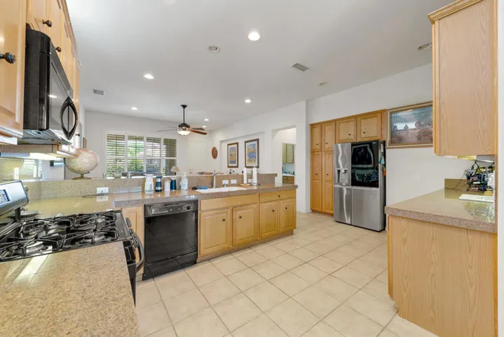 13 KITCHEN MLS