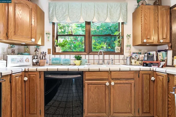 407 Country Club Ln, Napa, California 94558