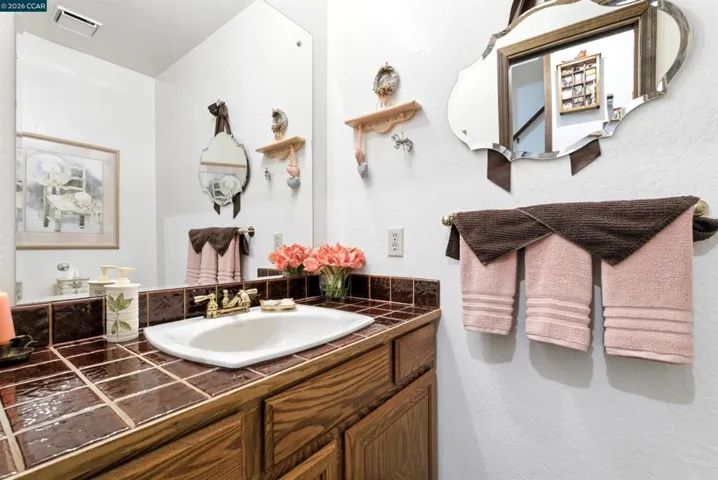 407 Country Club Ln, Napa, California 94558
