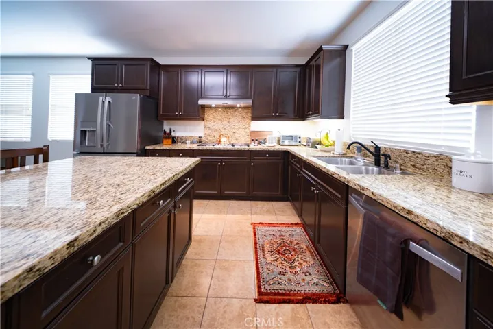 820 E Ruby Lace, Azusa, California 91702