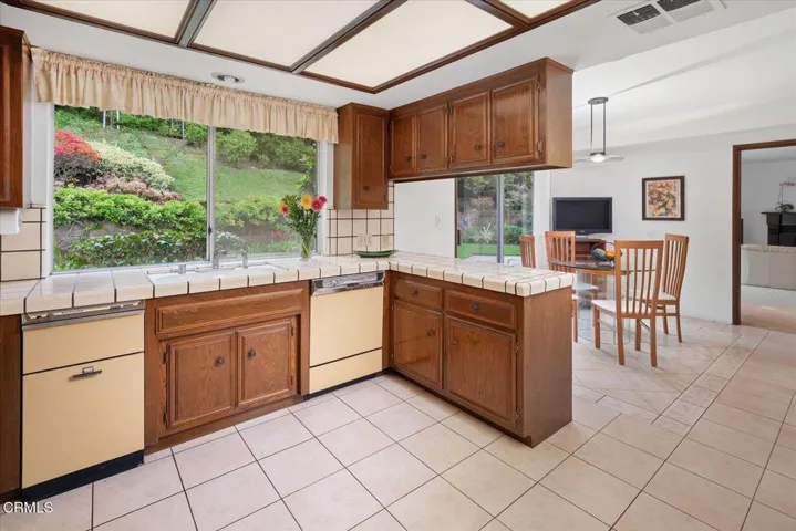 19-Kitchen