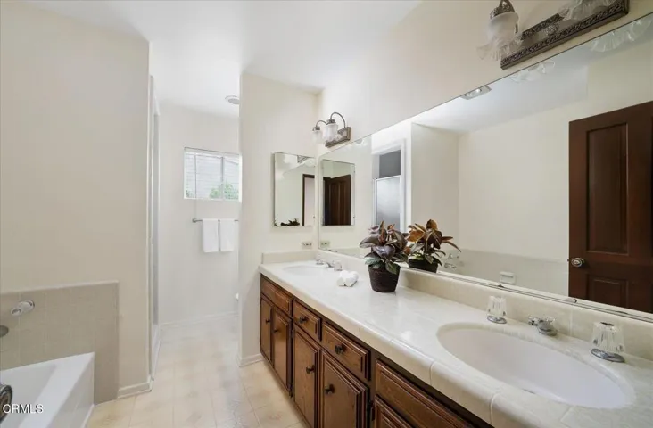 34-Bathroom