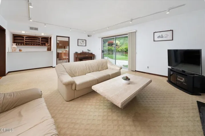 23-Family Room