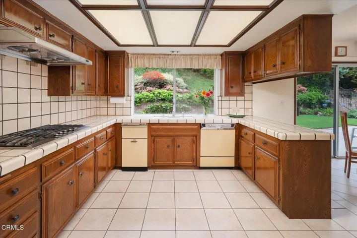 18-Kitchen