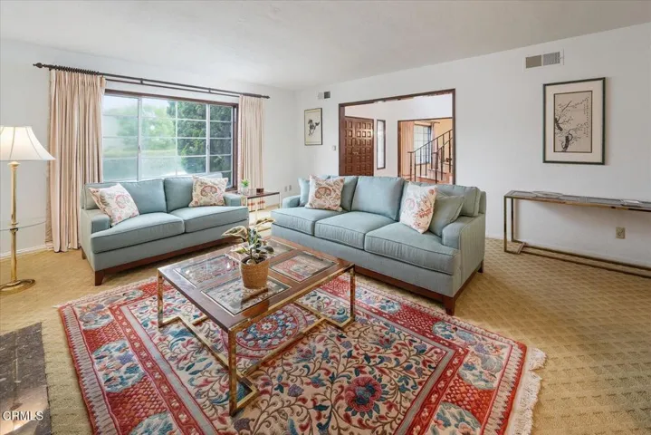 09-Living Room