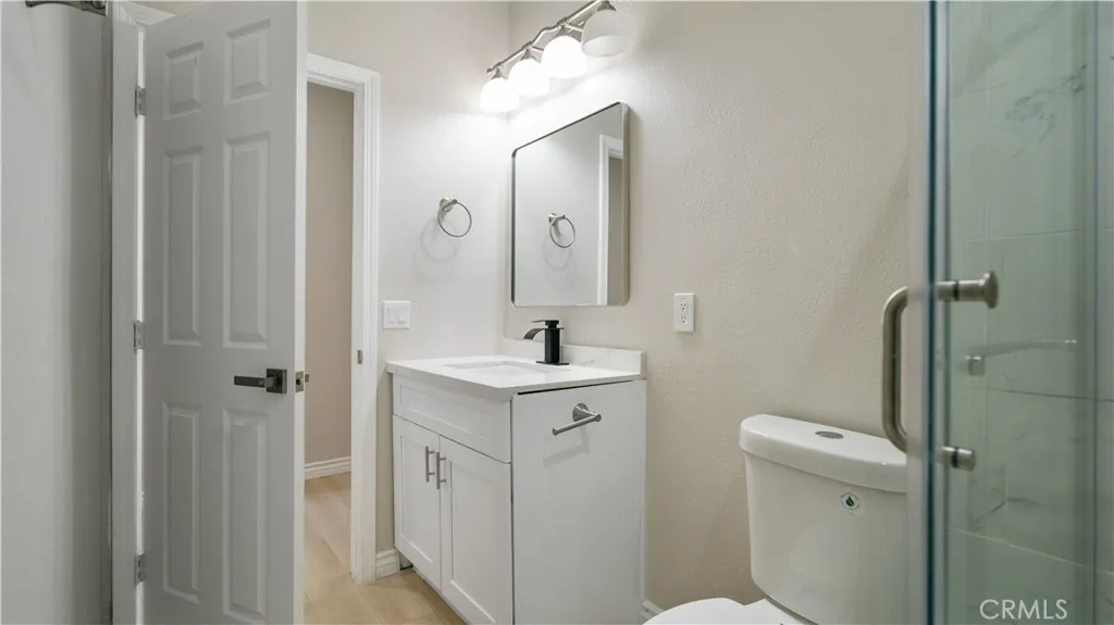 Bathroom 1 view 2