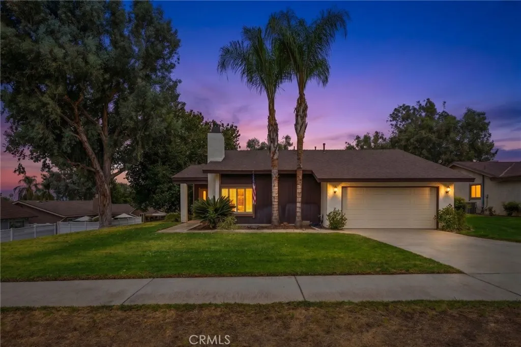 803 E Palm