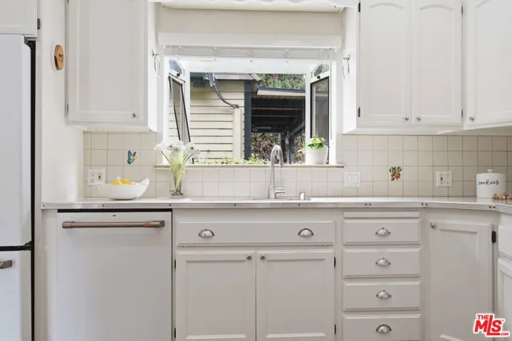 1700 Diamond Avenue, South Pasadena, California 91030